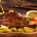 De la fanarioți la capitalism: Cum a învins mielul toate regimurile politice