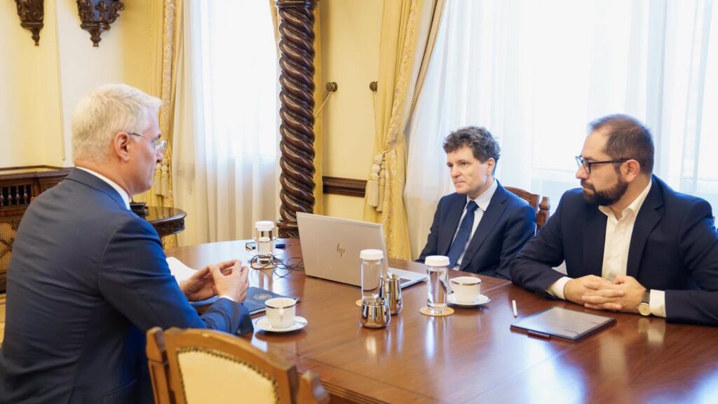 Orice criză politică internă reprezintă un roller-coaster pentru politica externă, de securitate și apărare a României?