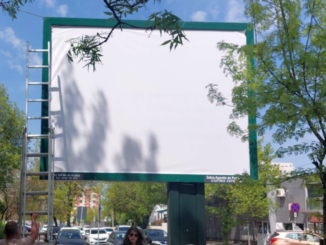 Panourile anticezariană au dispărut din București