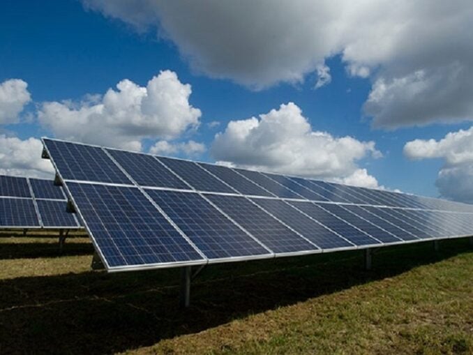 Soarele surclasează în SEN toate celelalte surse de energie