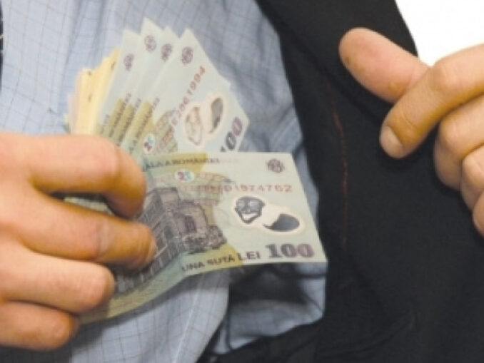 Voi plătiți impozite, alții fură la greu. Cum a fentat un patron taxele pentru 530 de angajați