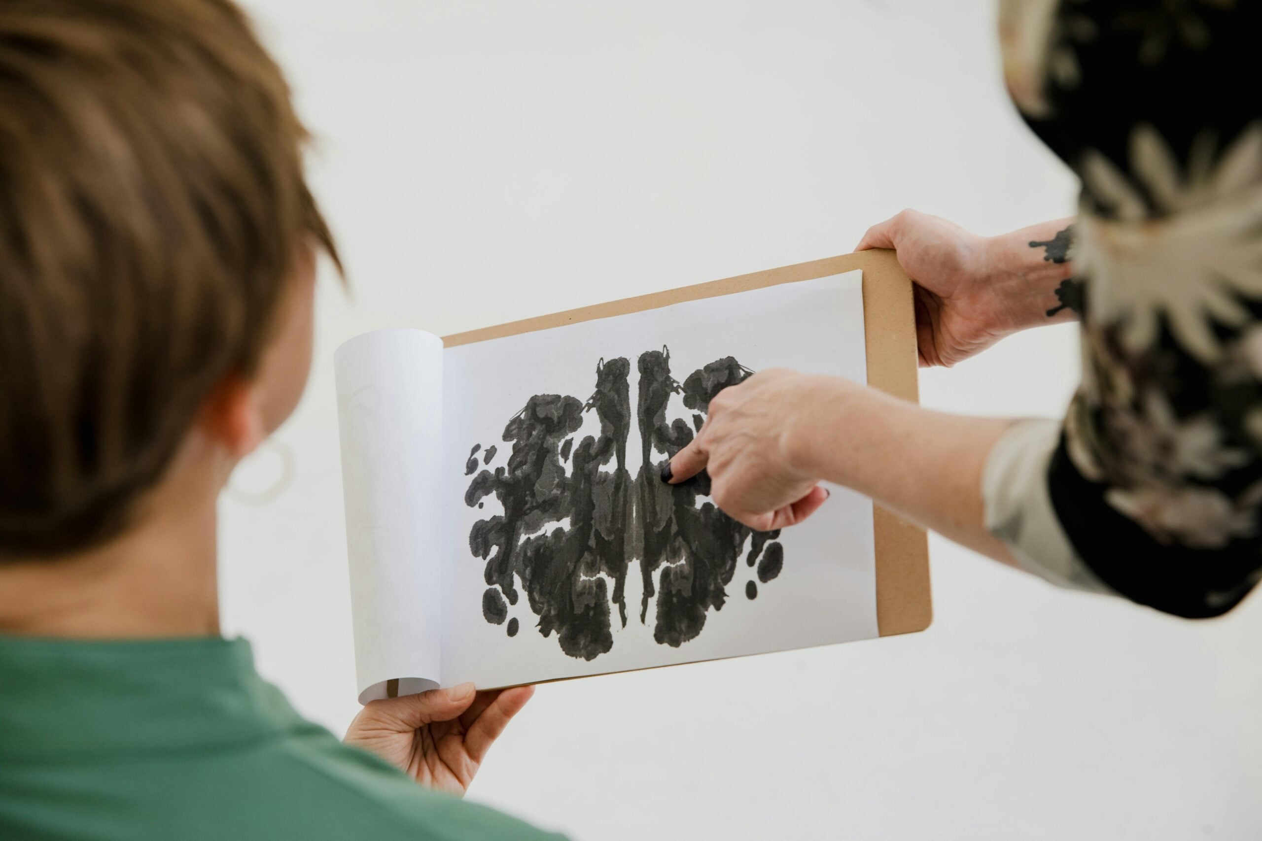 Tinerii de 16 ani ar putea merge la psiholog fără acordul părinților