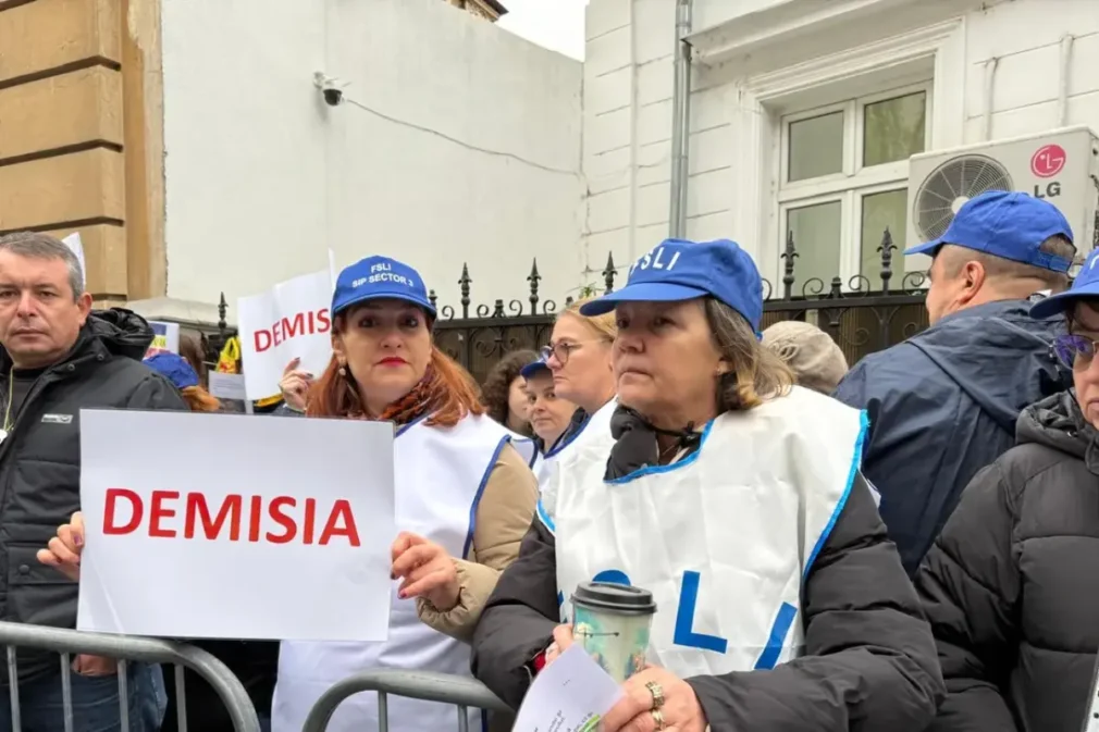 Protest la Ministerul Educației. Profesorii sătui de promisiuni