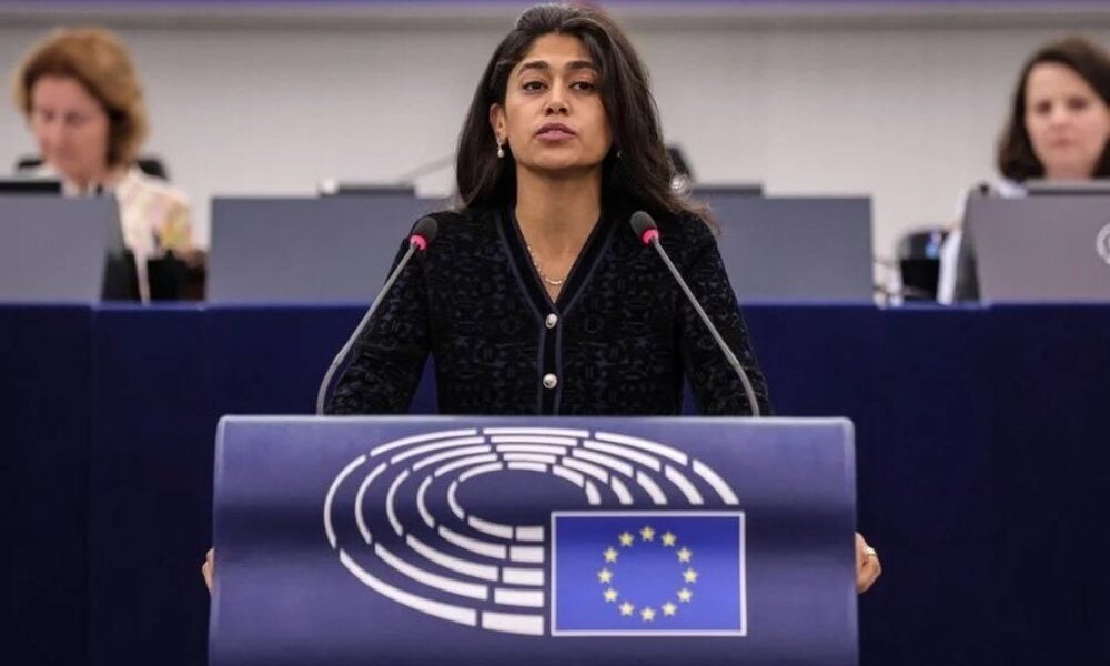 Eurodeputata franceză Rima Hassan, reţinută pentru „apologie a terorismului”