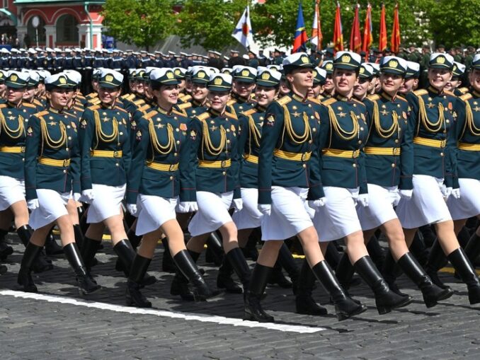 Paradă în Rusia: Aniversare fără blindate