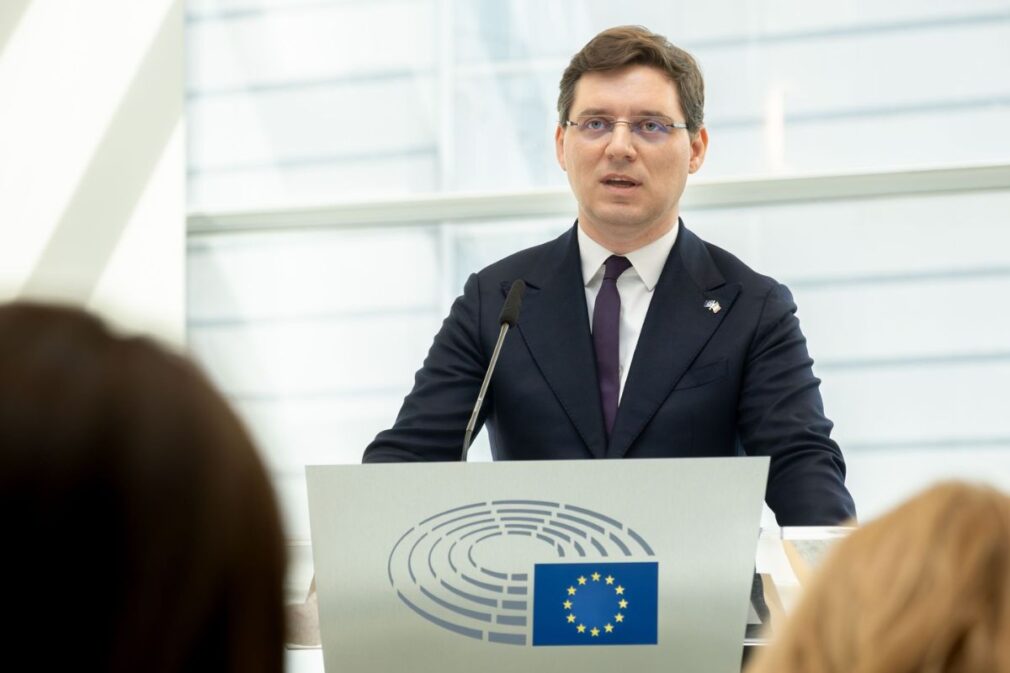 Victor Negrescu cere accelerarea aderării Moldovei la UE după înfrângerea lui Viktor Orban