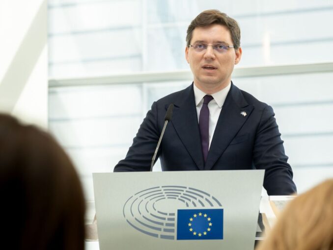 Victor Negrescu cere accelerarea aderării Moldovei la UE după înfrângerea lui Viktor Orban
