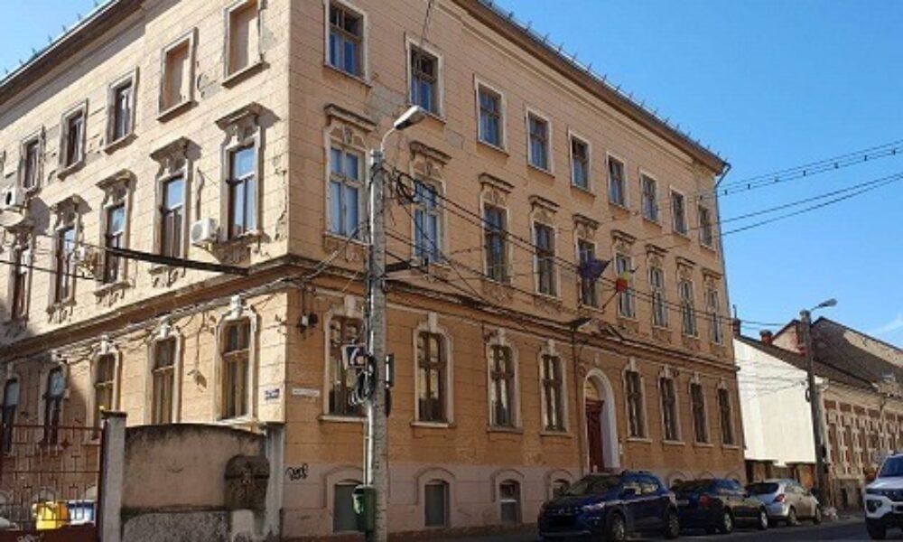 Săli de clasă cu igrasie și mucegai, descoperite într-un liceu din Timișoara