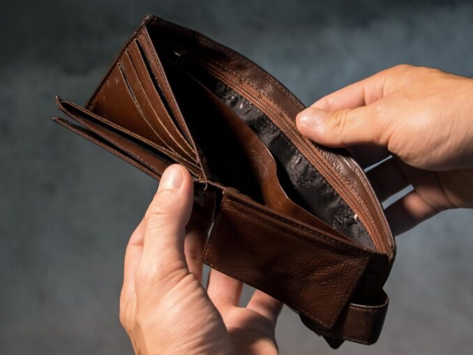 1 din 5 români nu are ce pune pe masă. Se așteaptă milioane de euro de la UE