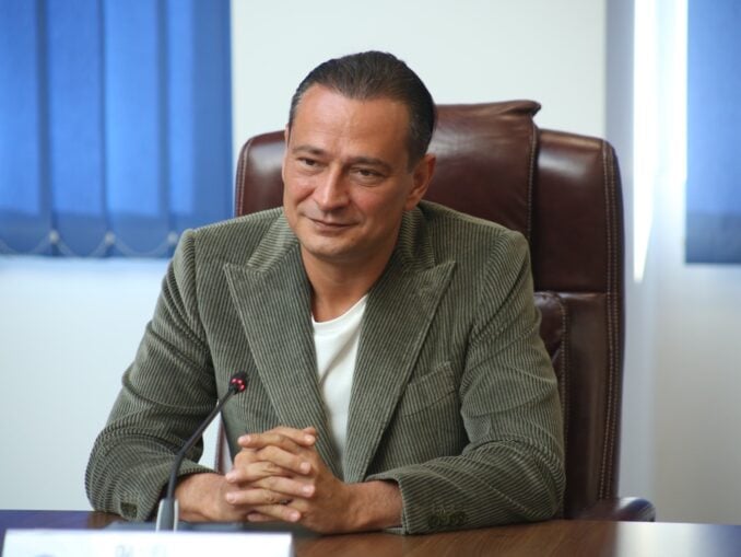 După ce s-au certat pe garduri și borduri, Băluță și USR se pe bat spații verzi