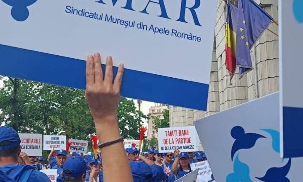 Proteste la Ministerul Mediului ale sindicaliștilor din Apele Române
