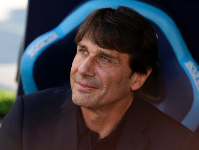 Napoli s-a despărțit de Antonio Conte