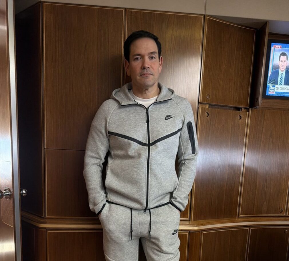 Marco Rubio l-a copiat pe Maduro. S-a pozat purtând același trening cu al liderului venezuelean în momentul capturării