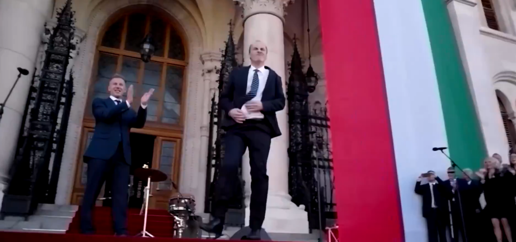 „Ministrul rock” al lui Peter Magyar a făcut din nou spectacol. Al doilea dans viral – VIDEO