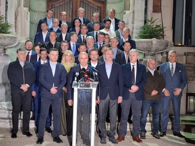 Războiul fratricid din PNL. Cursă contracronometru pentru cine rupe partidul ANALIZA