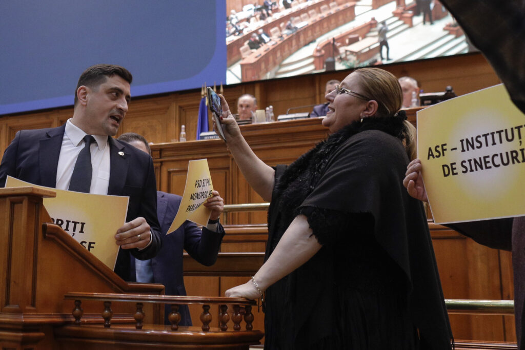 Despre simioni și șoșoci