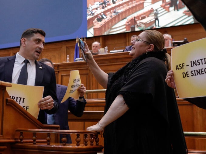 Despre simioni și șoșoci