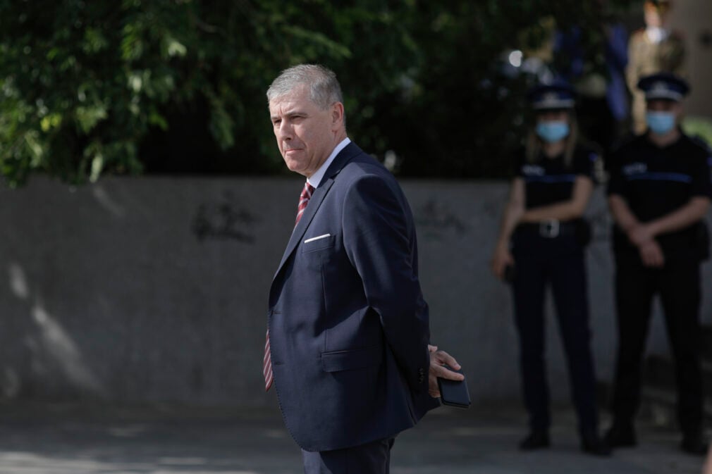 Șefii SRI și SIE, salarii mai mari decât directorul SPP. Ce venituri vor încasa pe noua lege
