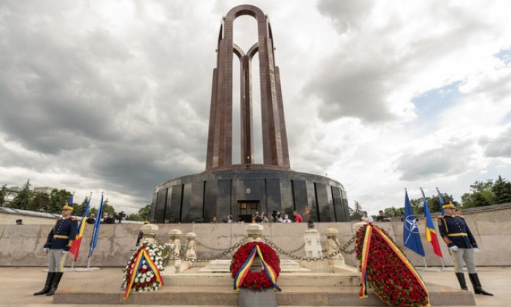 Mesaje oficiale de Ziua Eroilor: Nicușor Dan și Ilie Bolojan omagiază sacrificiul înaintașilor