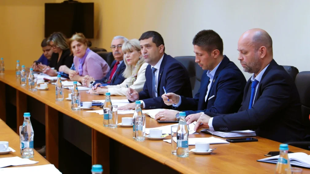 Radu Miruță anunță progrese în cazul trenurilor noi din Gara Obor