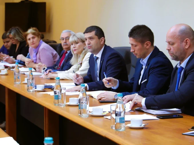 Miruță cere UE mutarea resurselor militare pe Flancul Estic: „Ne confruntăm lunar cu drone rusești”