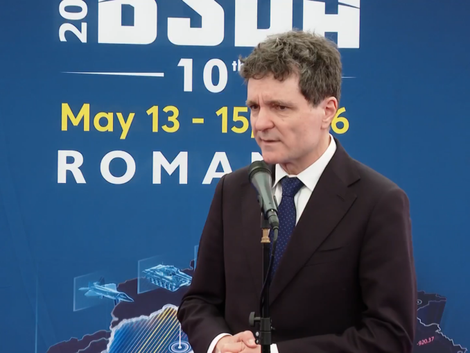 A comunicat președintele corect pe subiectul dronei? „Contează mai puțin gesturile politice” ANALIZĂ