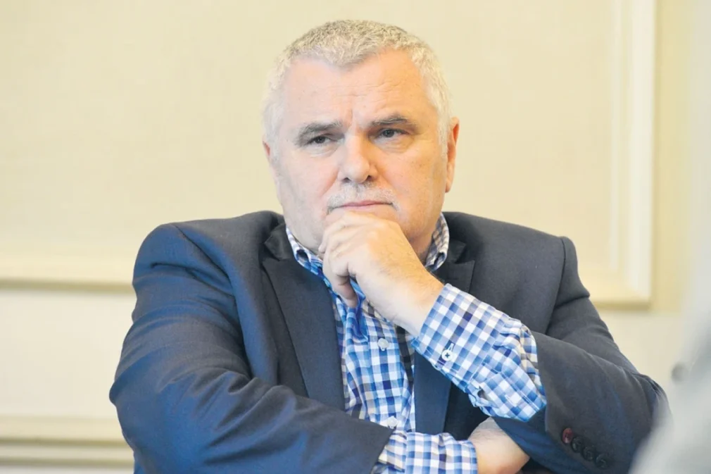 Ștefan Mitroi, scriitorul care a renunțat la magistratură pentru a nu-și aresta visurile