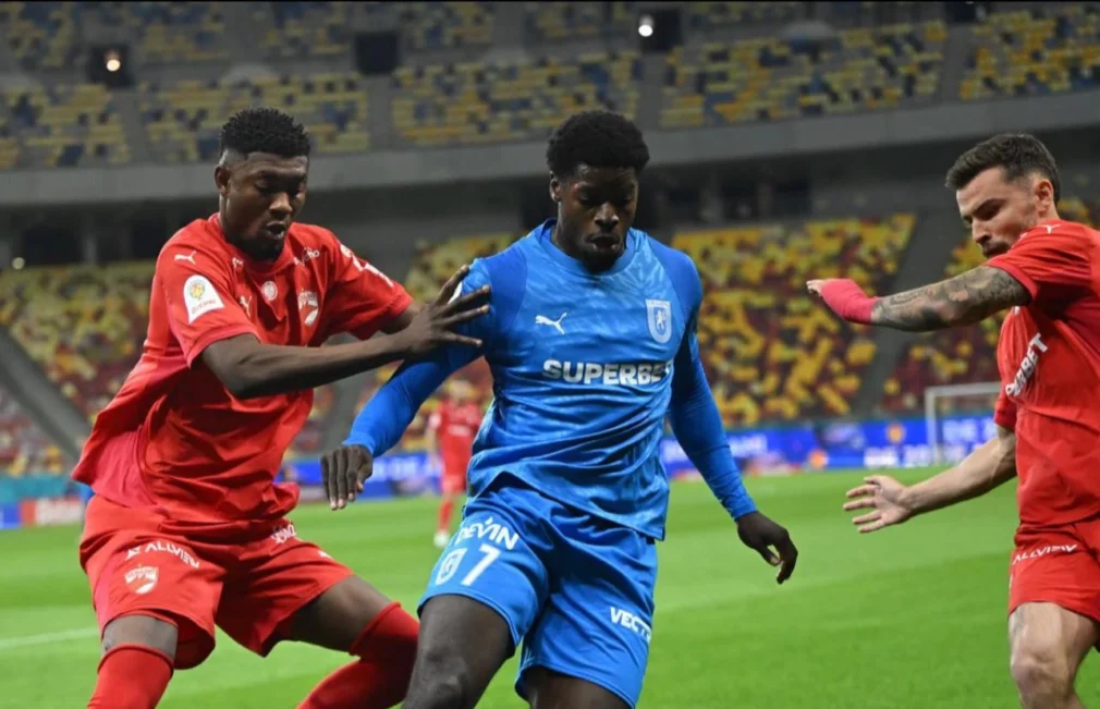 Craiova o învinge pe Dinamo și mai face un pas către titlu