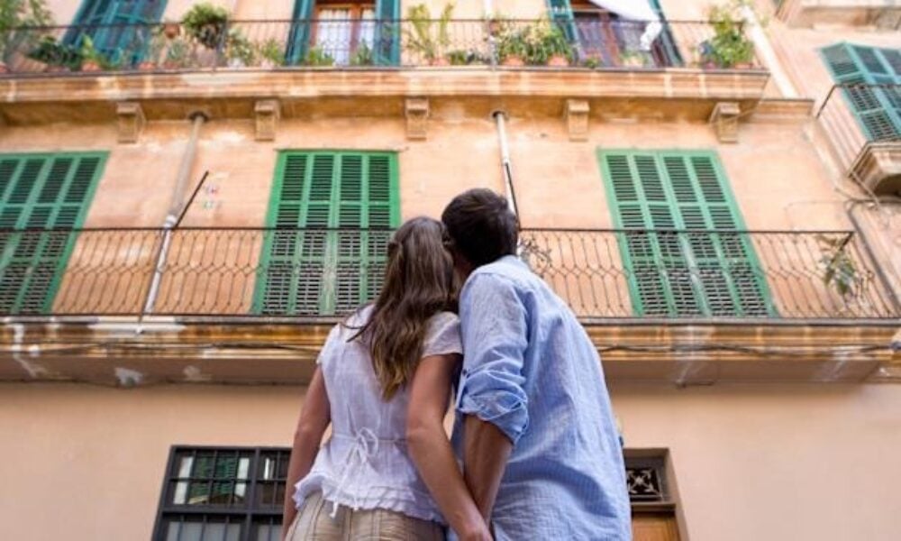 Sprijin pentru părinții divorțați din Italia: statul le oferă 500 de euro pe lună, timp de un an