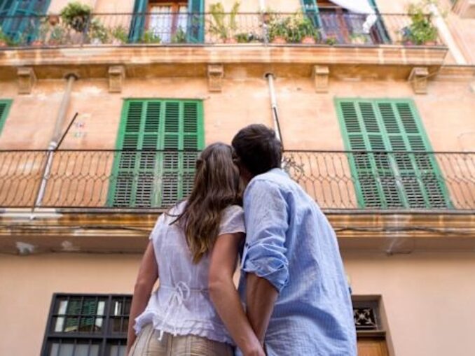 Sprijin pentru părinții divorțați din Italia: statul le oferă 500 de euro pe lună, timp de un an