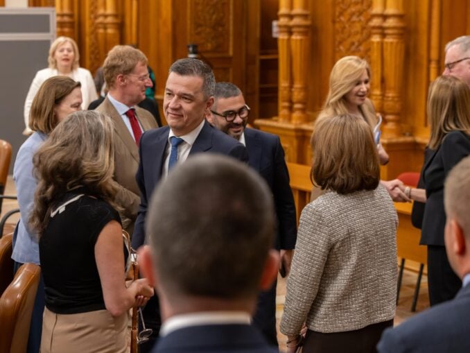 PSD a pus umărul la legalizarea omagierii lui Zelea Codreanu. Contradicție de-a râsul-plânsul în scandalul „spălării” legionarilor