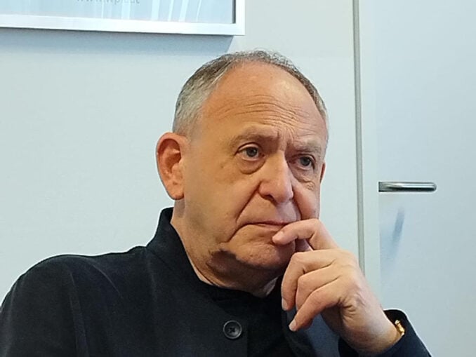 Capcana „durerilor de spate” în cancerul de pancreas, una dintre cele mai letale forme de cancer. De ce este boala descoperită târziu. Explicații de la renumitul profesor Cristoph Zielinski