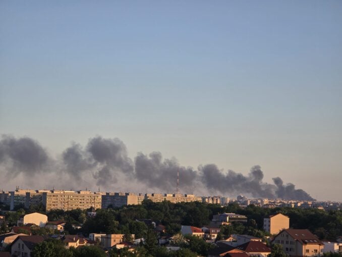 UPDATE Incendiu la un depozit de cauciucuri din Bragadiru. A fost emis un mesaj Ro-Alert în Sectorul 5 VIDEO