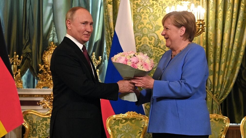 UE caută omul care să vorbească direct cu Putin, iar numele Merkel revine surprinzător în joc