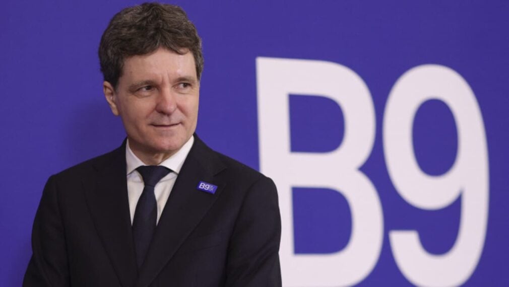 Nicușor Dan iese cu explicații pentru români: ce le-a spus, de fapt, liderilor europeni la Summitul B9 despre NATO