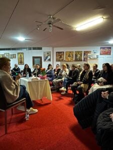 Poza pentru articolul Scriitoarea Lavinia Stan: „Copii, nu vă grăbiți să creșteți, bucurați-vă de copilărie!