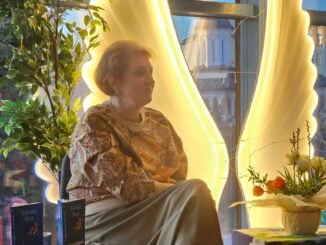Scriitoarea Lavinia Stan: „Copii, nu vă grăbiți să creșteți, bucurați-vă de copilărie!