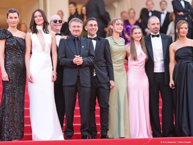 Filmul „Fjord” al lui Cristian Mungiu, cu Sebastian Stan şi Renate Reinsve, a primit ovaţii entuziaste de 12 minute VIDEO