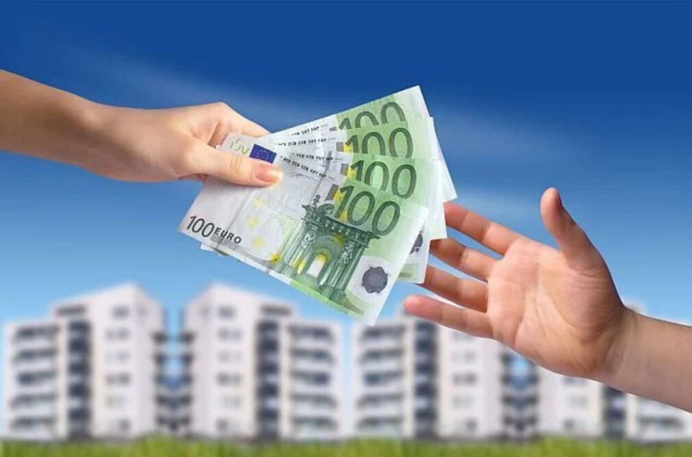 Cursul euro face ravagii în imobiliare: același apartament de 100.000 euro costă cu 21.000 lei mai mult