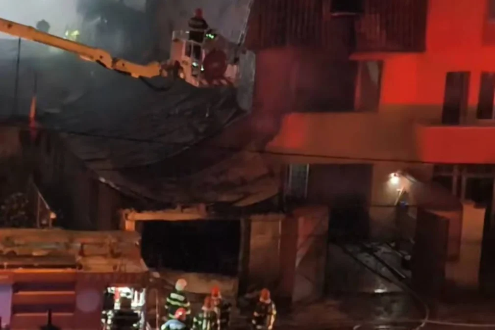 Incendiu într-un cartier din Sectorul 5. Mai multe imobile au fost afectate