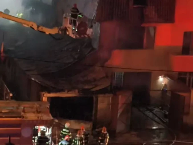 Incendiu într-un cartier din Sectorul 5. Mai multe imobile au fost afectate