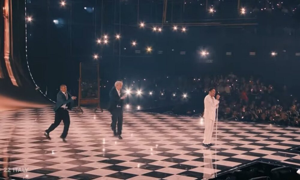Eurovision 2026: Sal Da Vinci ocupă locul 5 pentru Italia și devine viral cu piesa „Per sempre sì”