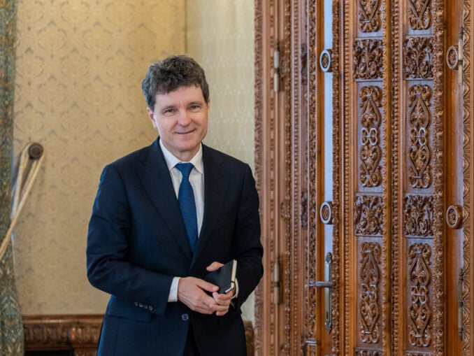 Nicușor Dan a convocat joi la Cotroceni parlamentarii neafiliați, PACE-Întâi România și cei din grupul Uniți pentru România