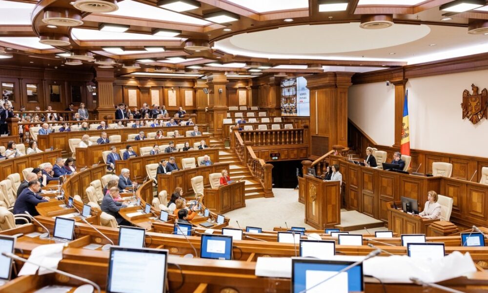 Limba rusă, restricționată în Parlamentul de la Chișinău