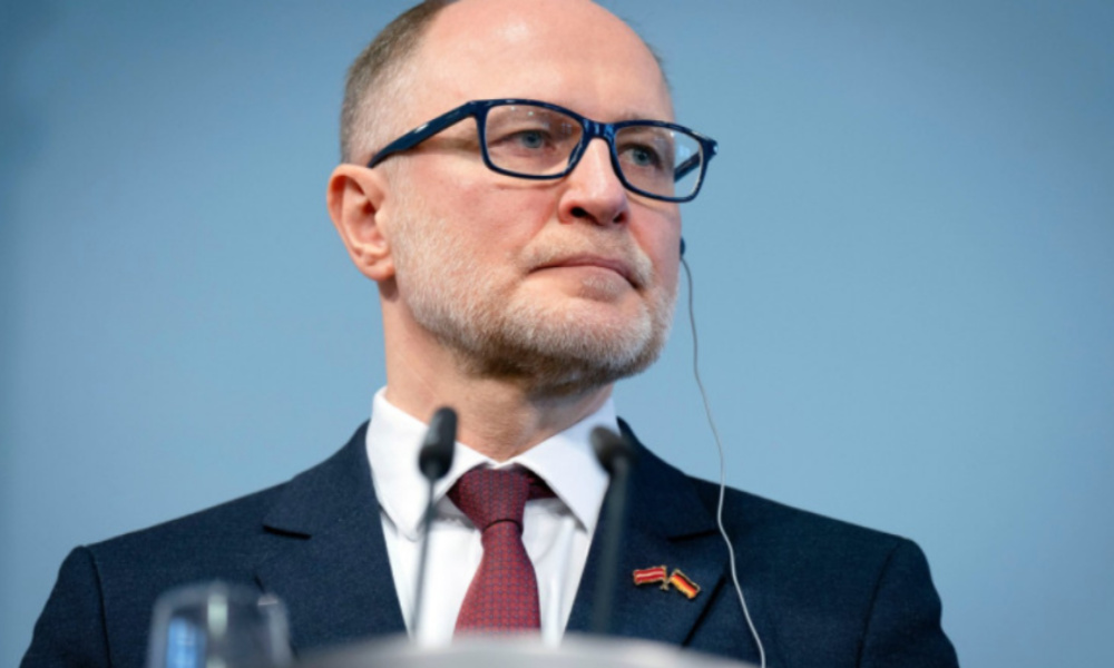 Ministrul Apărării din Letonia a demisionat
