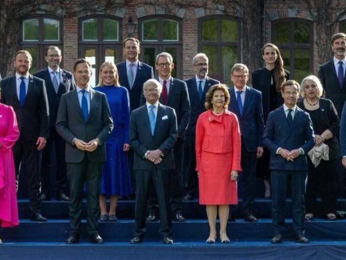 De la reuniunea miniştrilor de Externe NATO, Oana Ţoiu critică contestarea finanţării apărării României