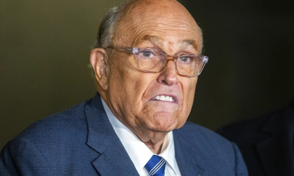 Fostul primar al New Yorkului, Rudy Giuliani, a fost internat în spital în stare critică