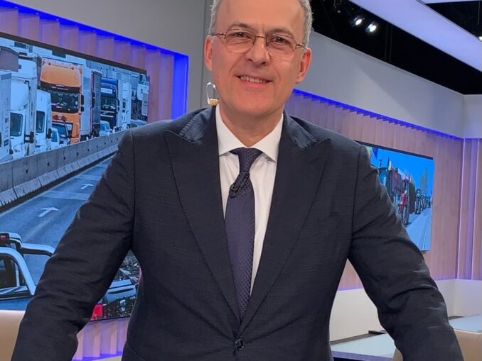 Jurnalistul Răzvan Dumitrescu pleacă de la Antena 3 CNN. Anunțul făcut în direct la TV