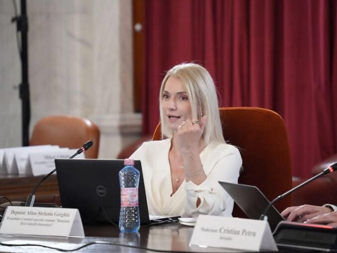 Alina Gorghiu anunță că va depune un proiect de lege: ”Ordinul de protecție să fie însoțit de monitorizarea electronică”