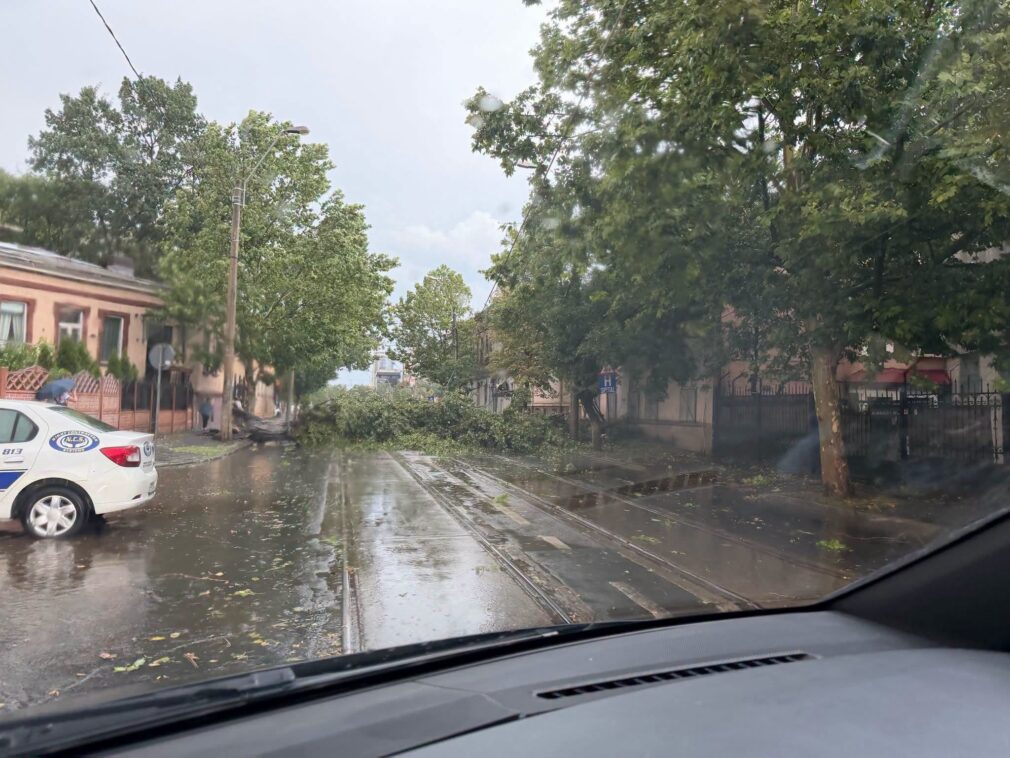 Mesaje RO-Alert în Capitală şi în mai multe judeţe, în contextul avertizărilor de furtună emise de meteorologi